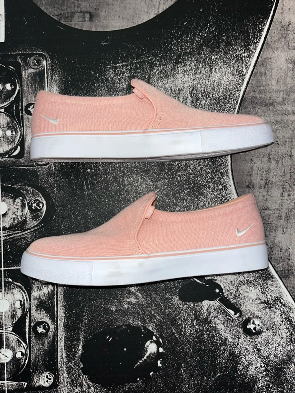 NEW Nike Court Royale